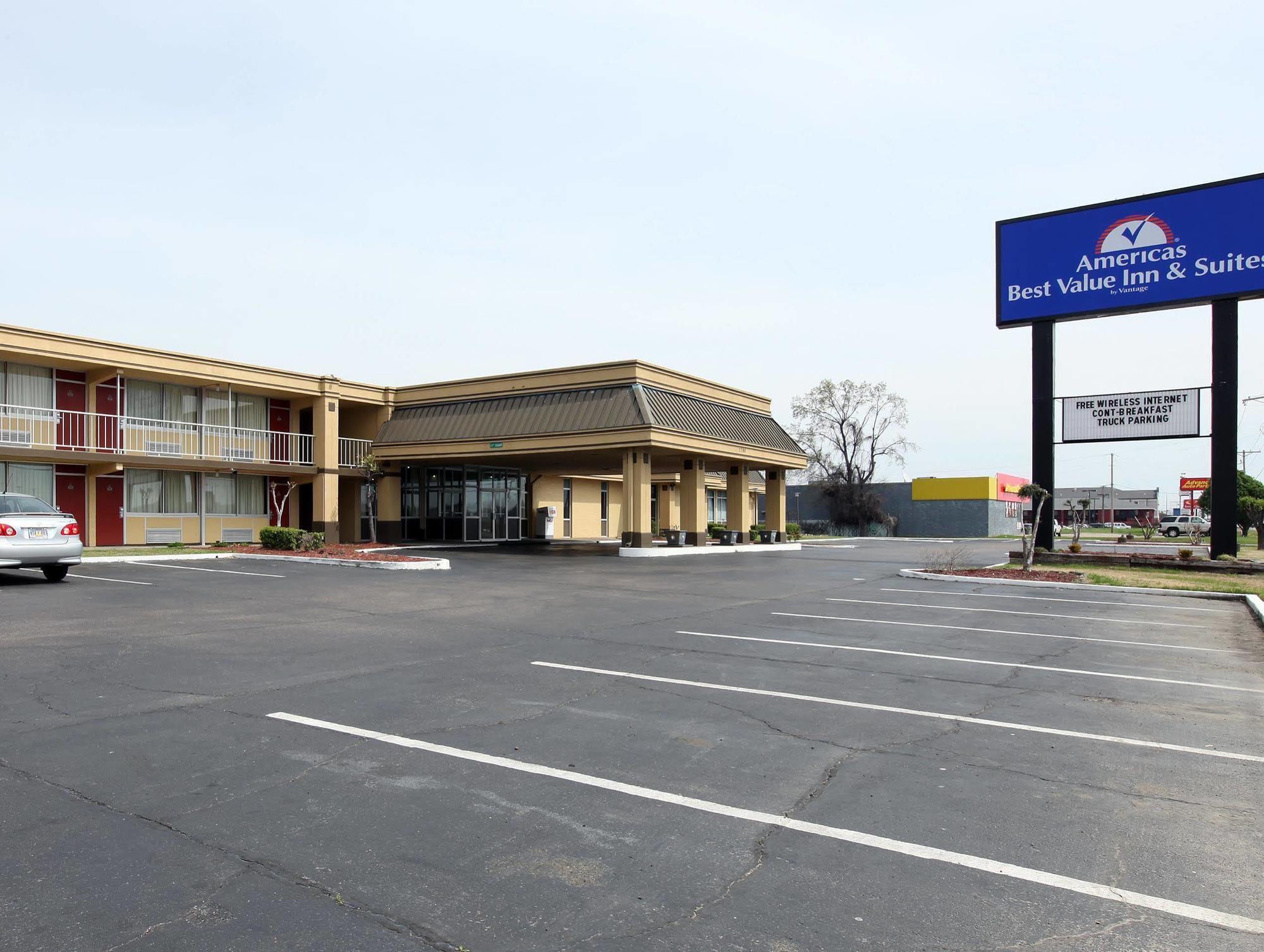 Americas Best Value Inn & Suites Грінвілл Екстер'єр фото