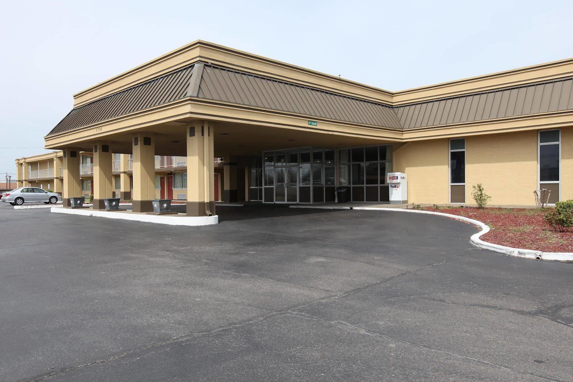 Americas Best Value Inn & Suites Грінвілл Екстер'єр фото